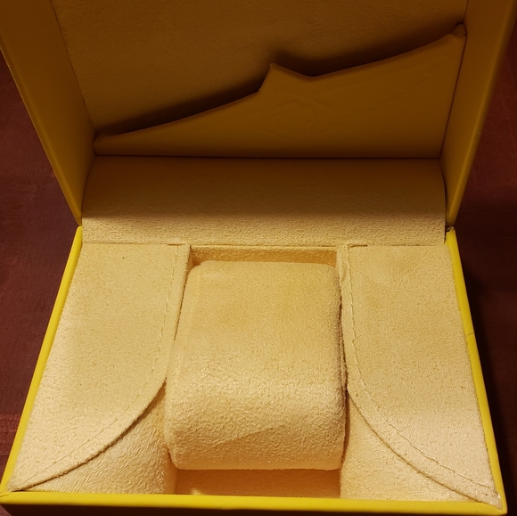 Invicta case with outer box - Picture 4 of 6